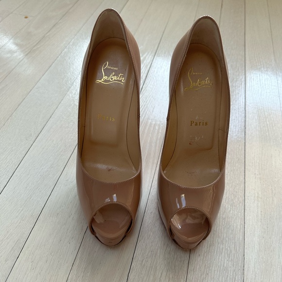 Christian Louboutin New Very Privé 120mm Platform Patent Leather Pump 37.5 Beige - Picture 2 of 8